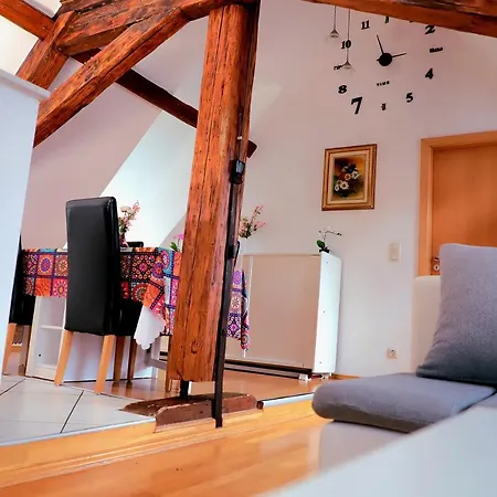 Apartment Gemutlich & Zentral Am Schlosspark Mit Balkon *