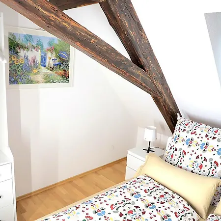 Apartment Gemutlich & Zentral Am Schlosspark Mit Balkon