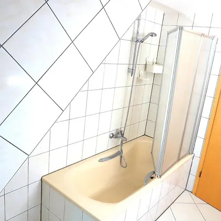 Gemutlich & Zentral Am Schlosspark Mit Balkon Apartment Wiesbaden